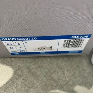 Adidas Grand Court 2.0 sneakers size 6.5 but fit 1/2 size bigger like a 7